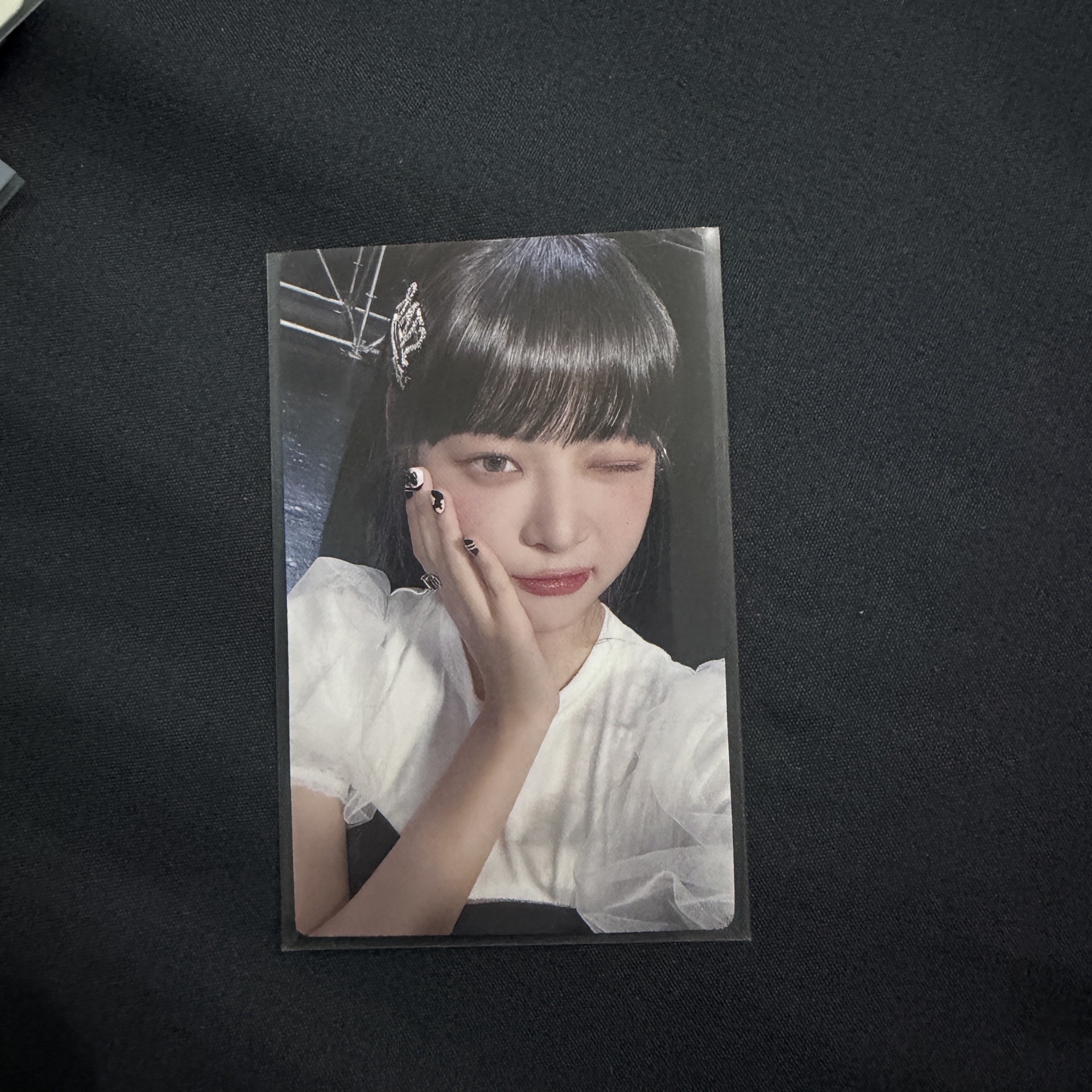 FEARLESS JP 專輯卡恩採抹臉瞇眼