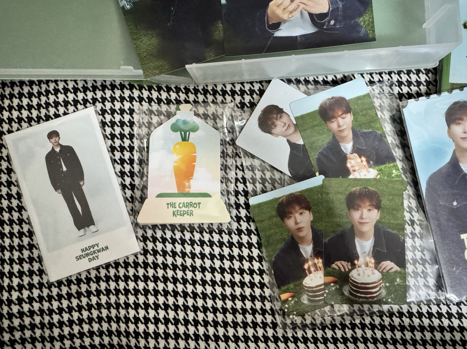 【現貨】seventeen 勝寛 2025 生日禮盒 小卡 ver.4 徽章 寫真 海報