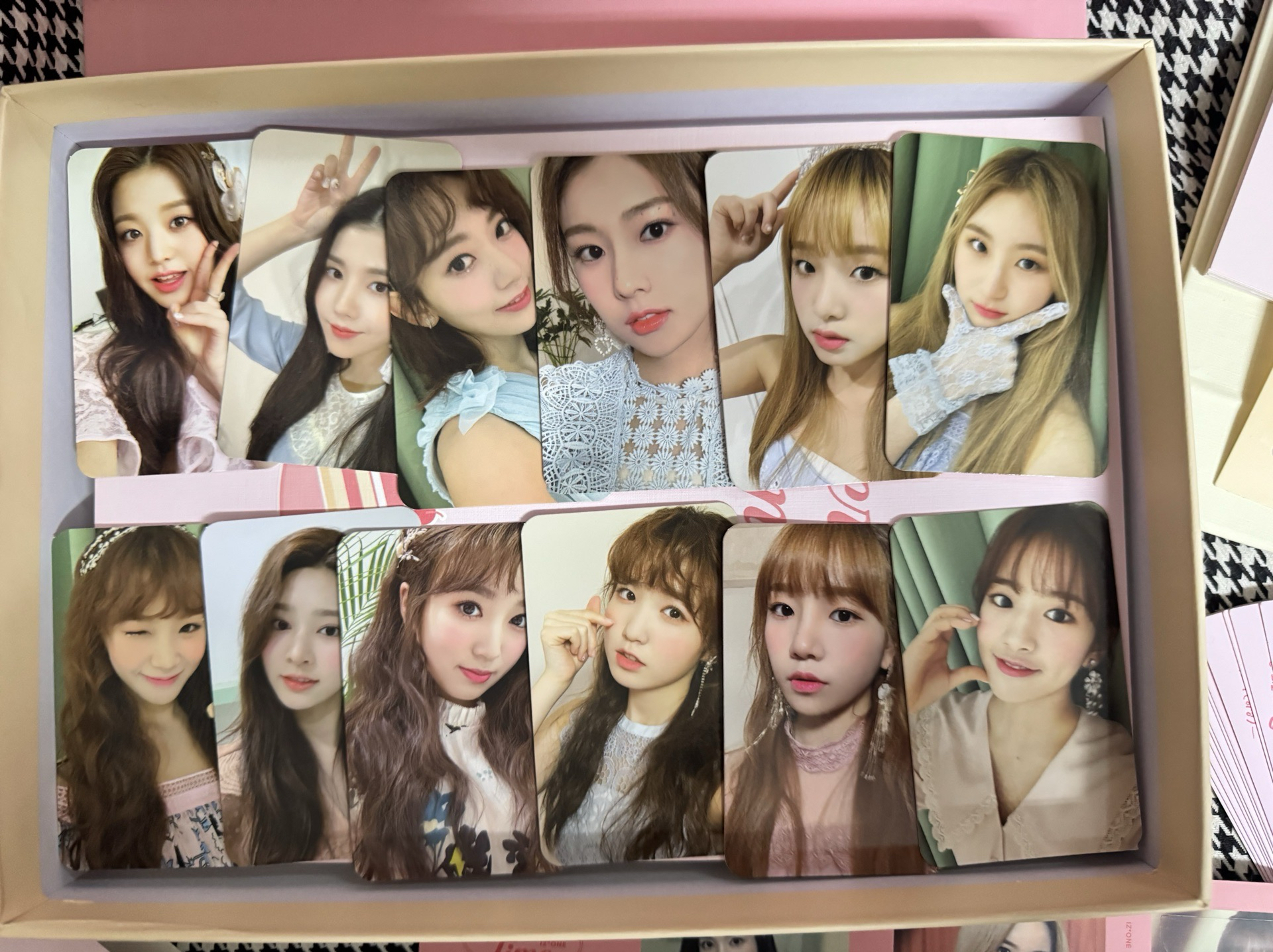 【現貨全套】izone 絕版 秘密時間 禮盒 小卡 寫真 兔圓 員瑛俞真恩妃宮脇咲良惠元叡娜彩演采源玟周奈子仁美柔理