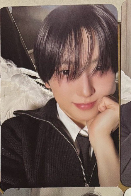 臉頰粉粉的天使托下巴