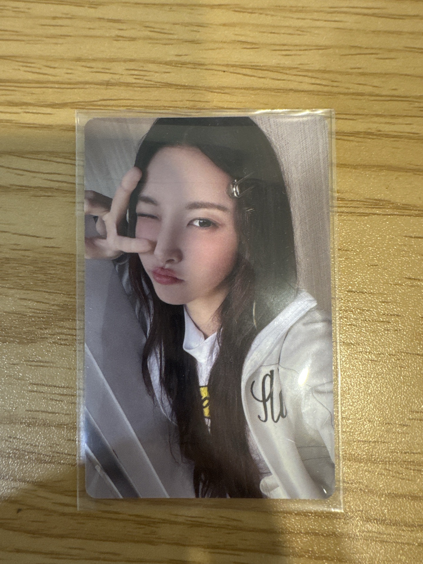 ILLIT Yunah 初回限定日專專卡
