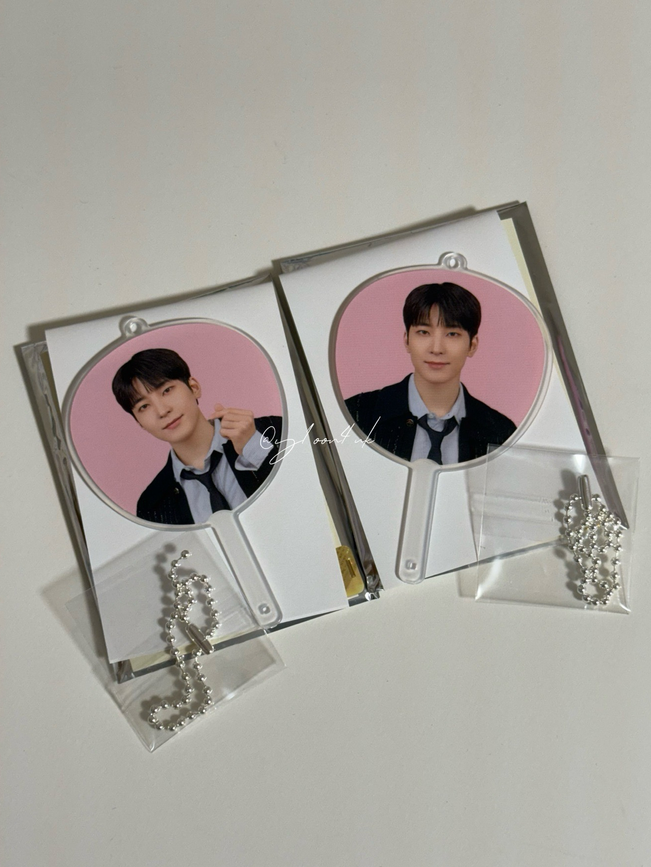 Holiday FM一組已拆小扇 全圓佑