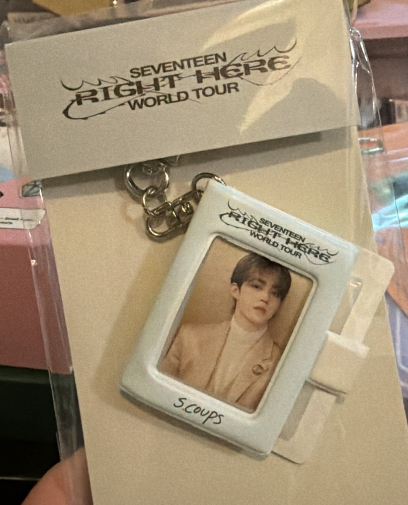 RIGHT HERE 證件照 卡冊 哲