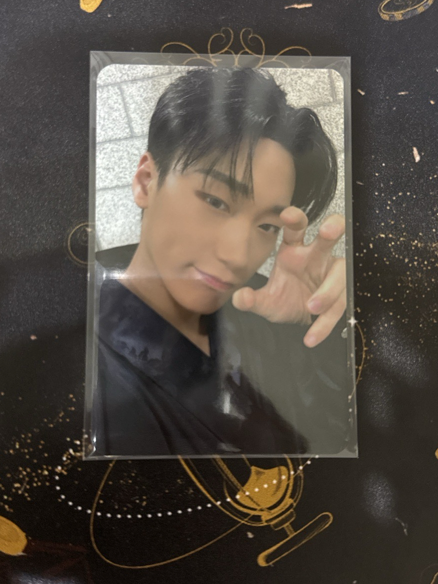 Ateez 崔傘 Hello 82特典卡