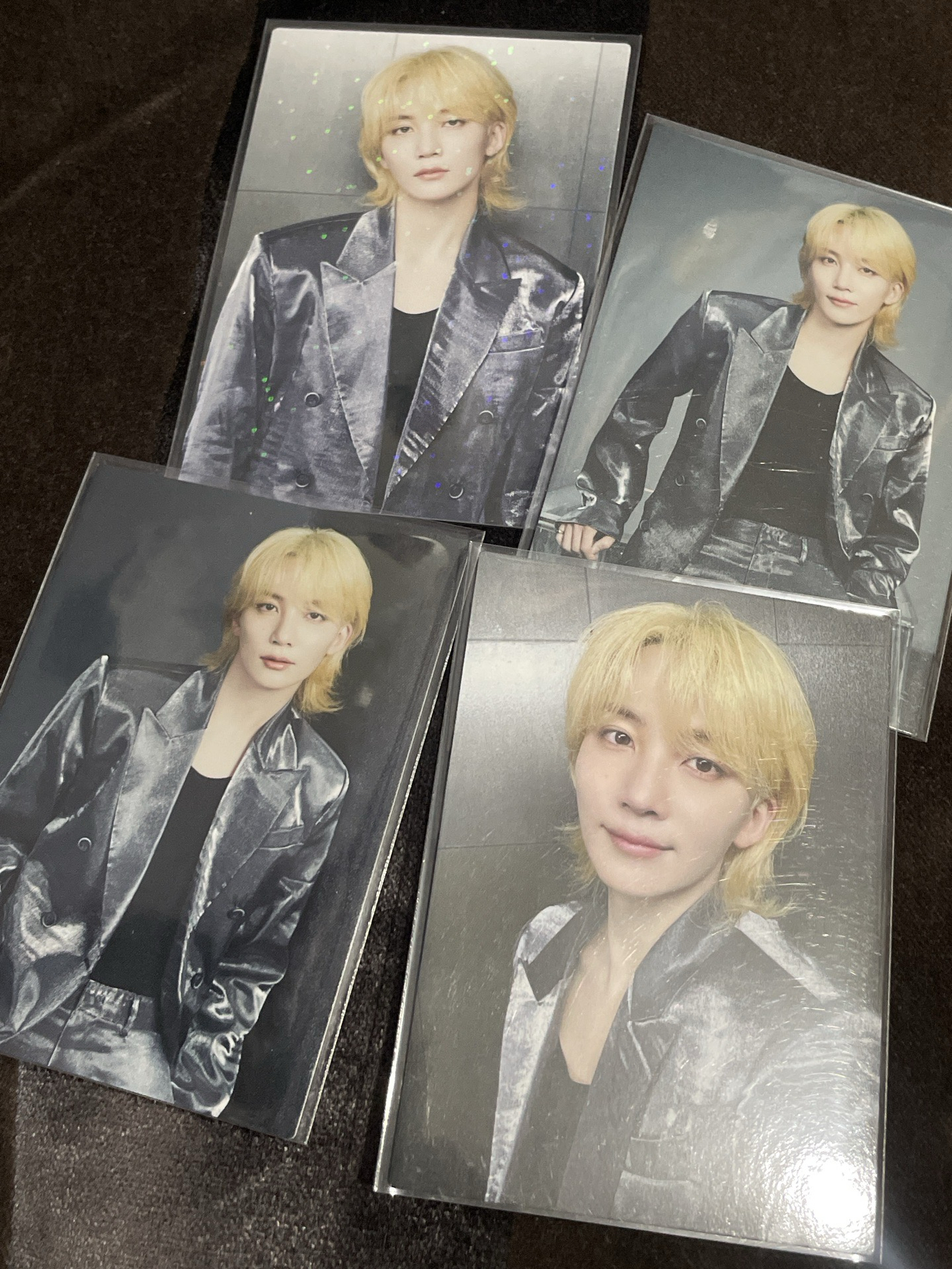 RIGHT HERE 卡包卡