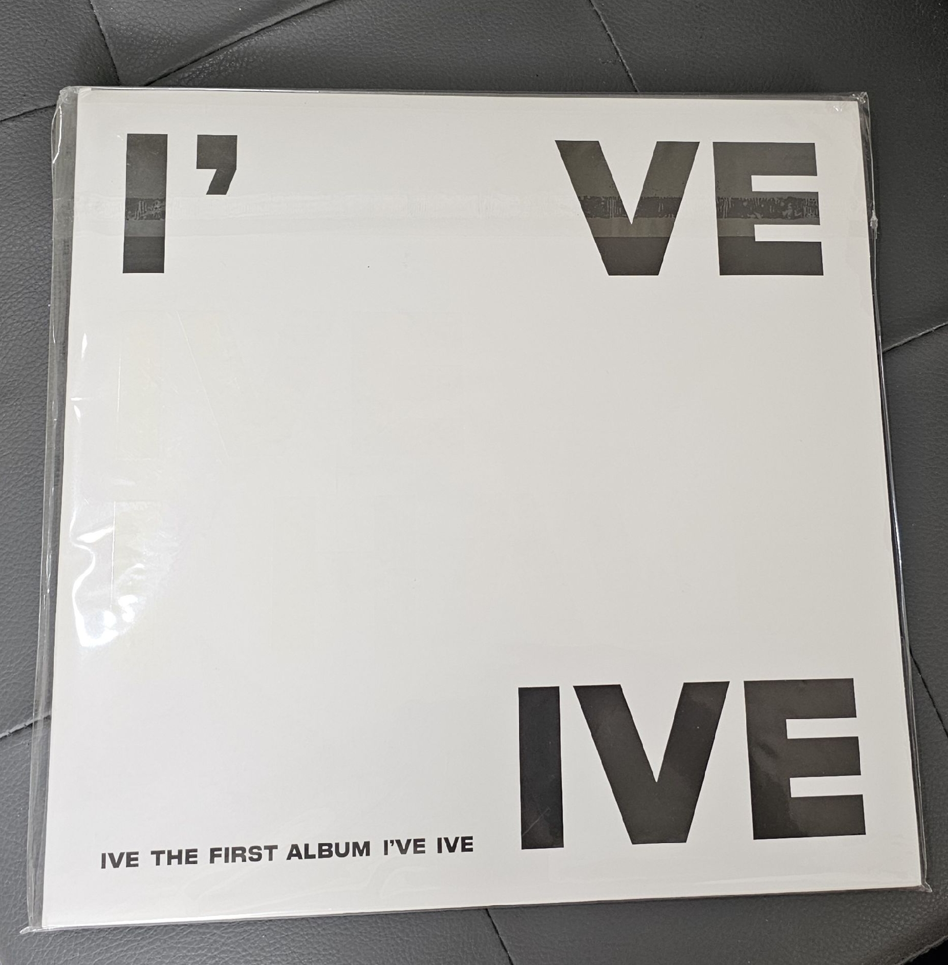 [現貨] IVE 正規一 黑膠空專