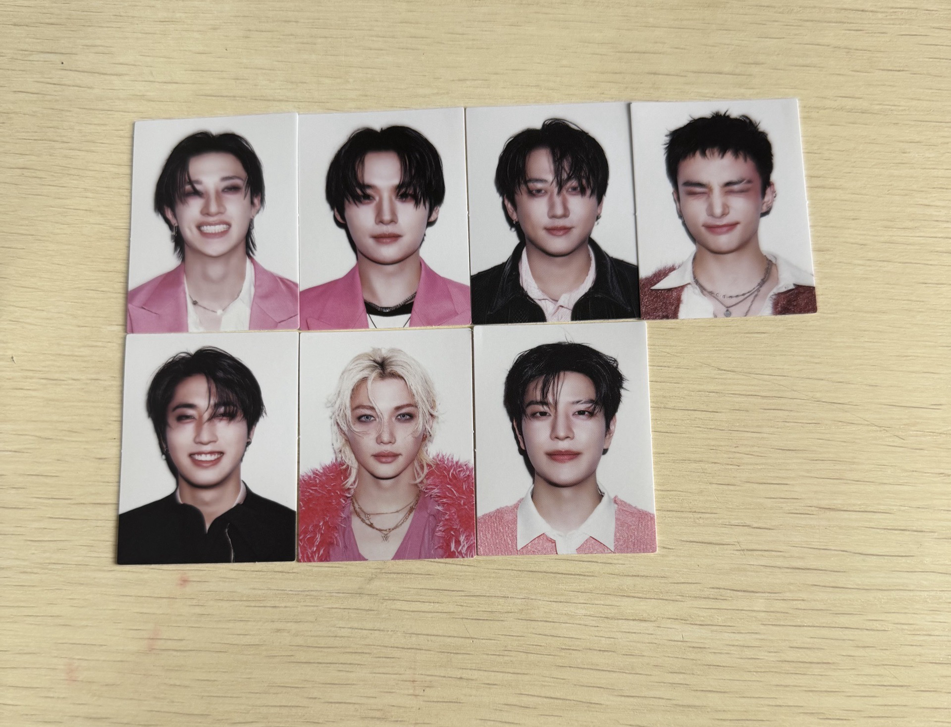 DO IT 專輯卡 IT 預售禮證件照貼紙