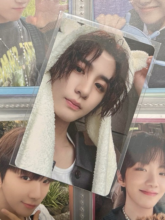 頭上的應該不是毛巾吧