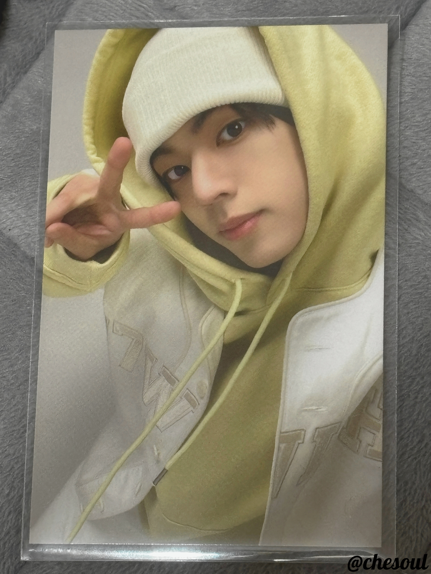 穿著棒球外套的道勳