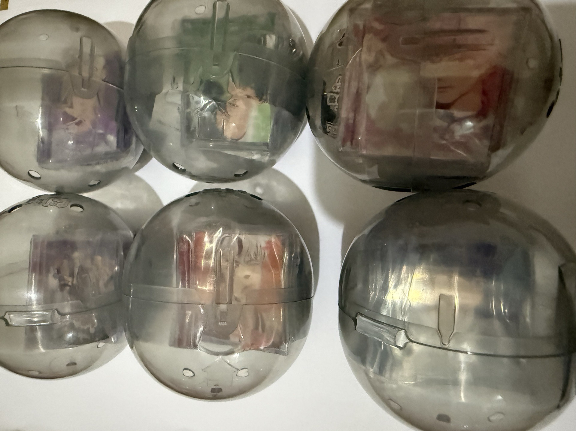 扭蛋一套（無附蛋紙、蛋殼）