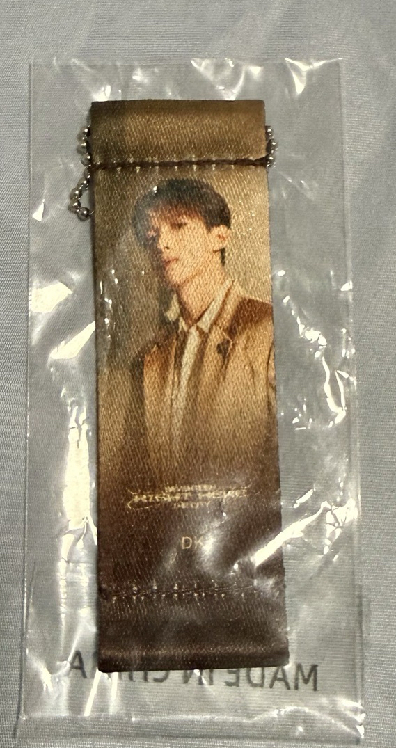 right here 扭蛋旗子 碩