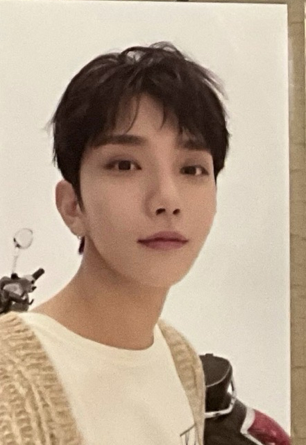 洪知秀2021克拉島藍T卡絕版Joshua