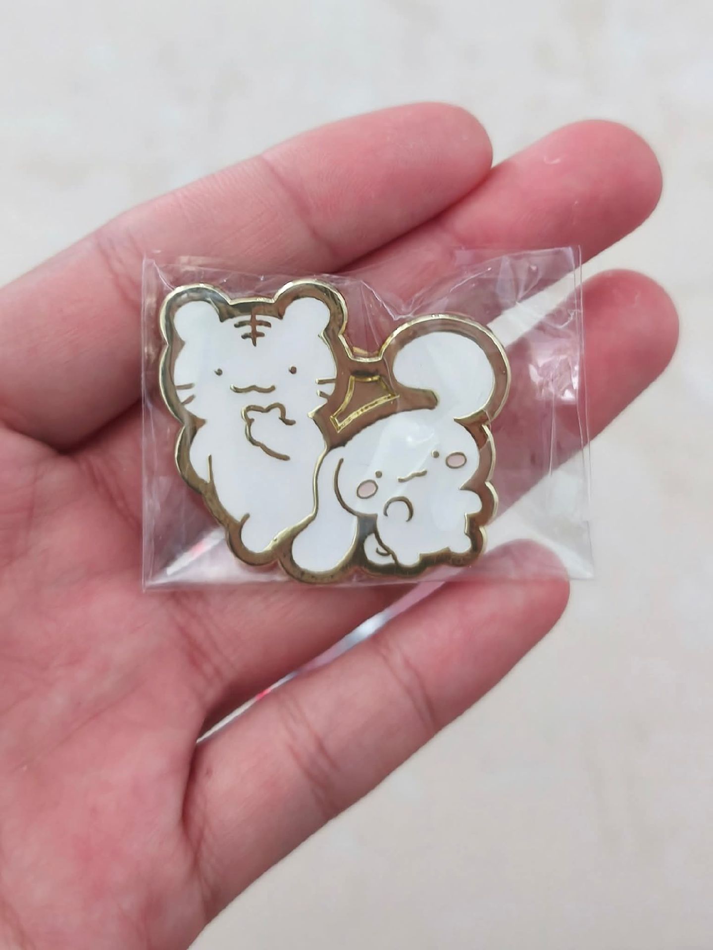 三麗鷗×小白虎 聯名金屬徽章