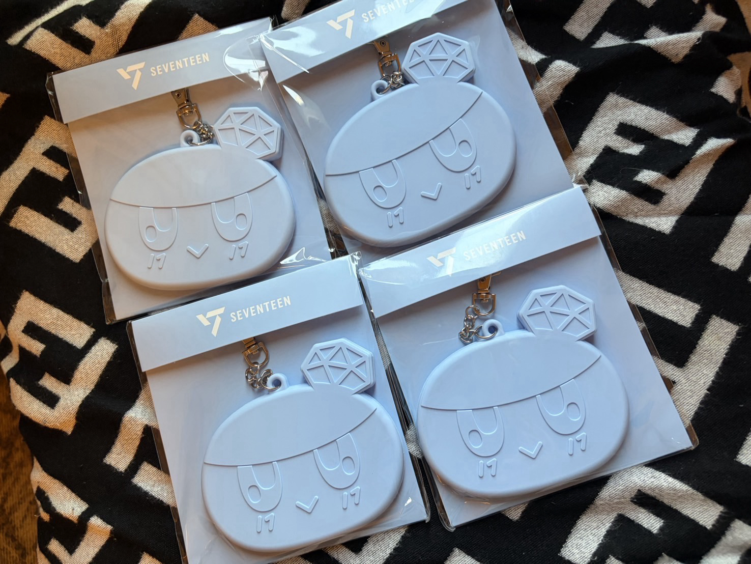 New_ 蹦蹦徽章套（剩藍，需綁💎）