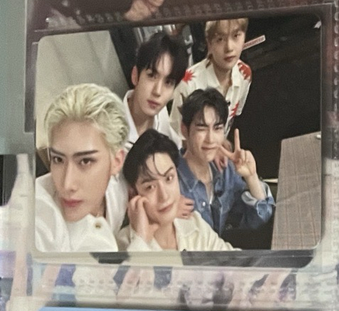 DICON 周邊卡 ZB1 D社 雜誌卡