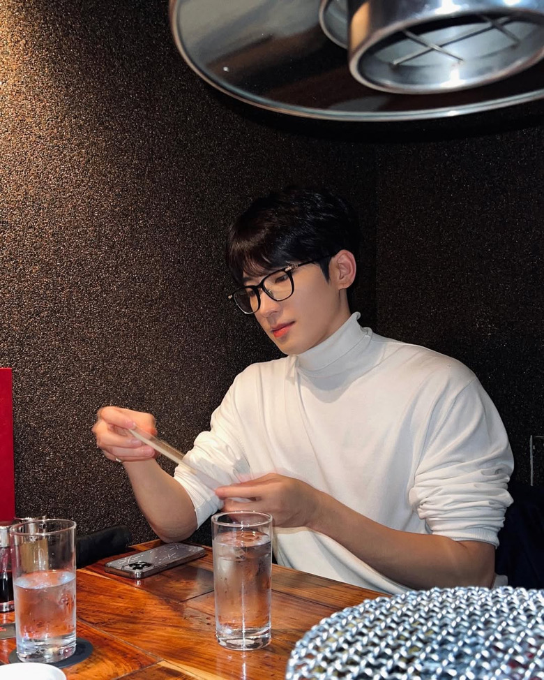 柒（請先點主頁看自介/2月底出貨）