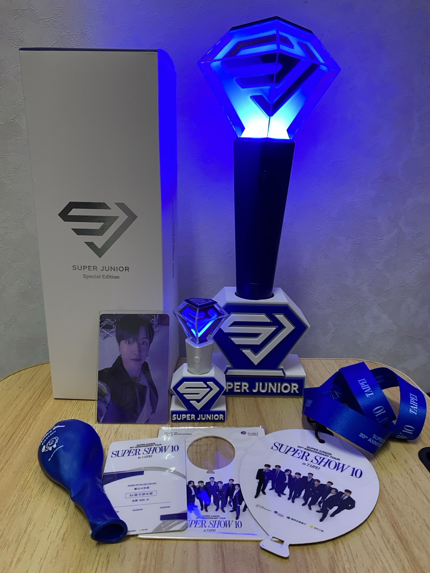 (限重新下單）特別版手燈（大巨蛋使用過）+二手小手燈