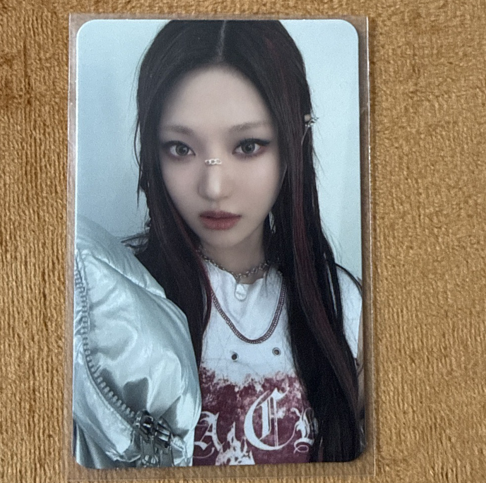 MY WORLD 專輯卡 intro寧