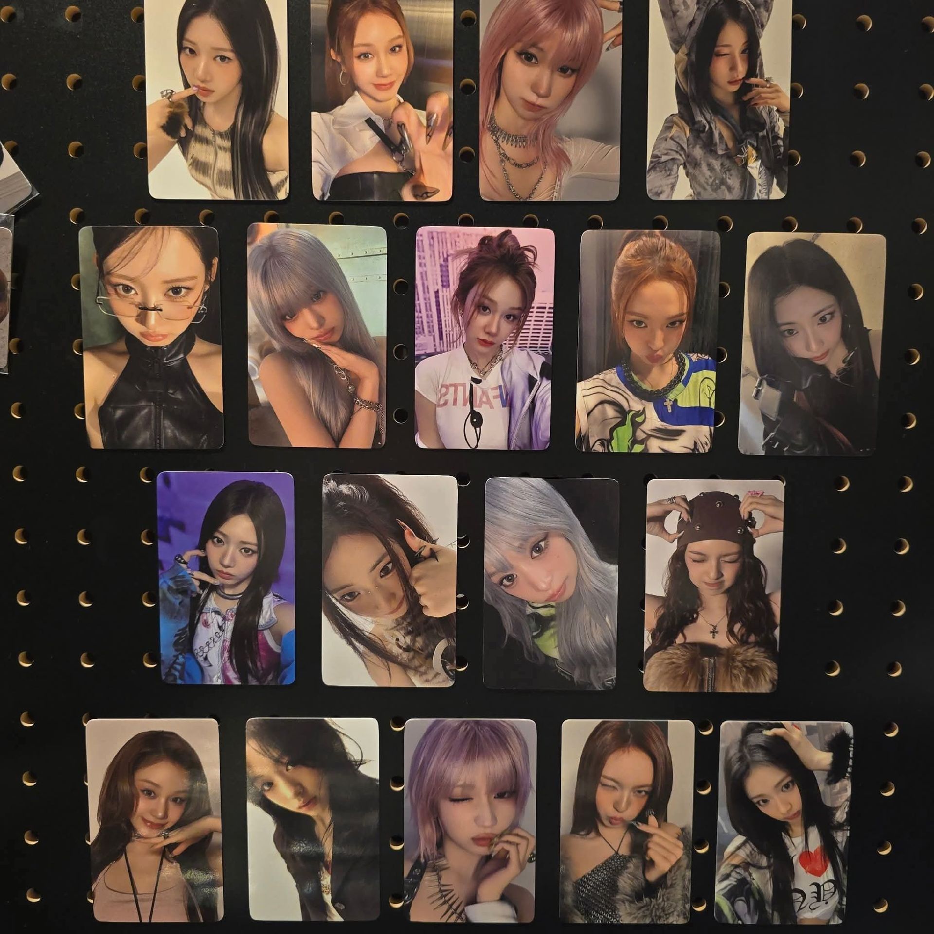 WE GO UP 隨機卡包