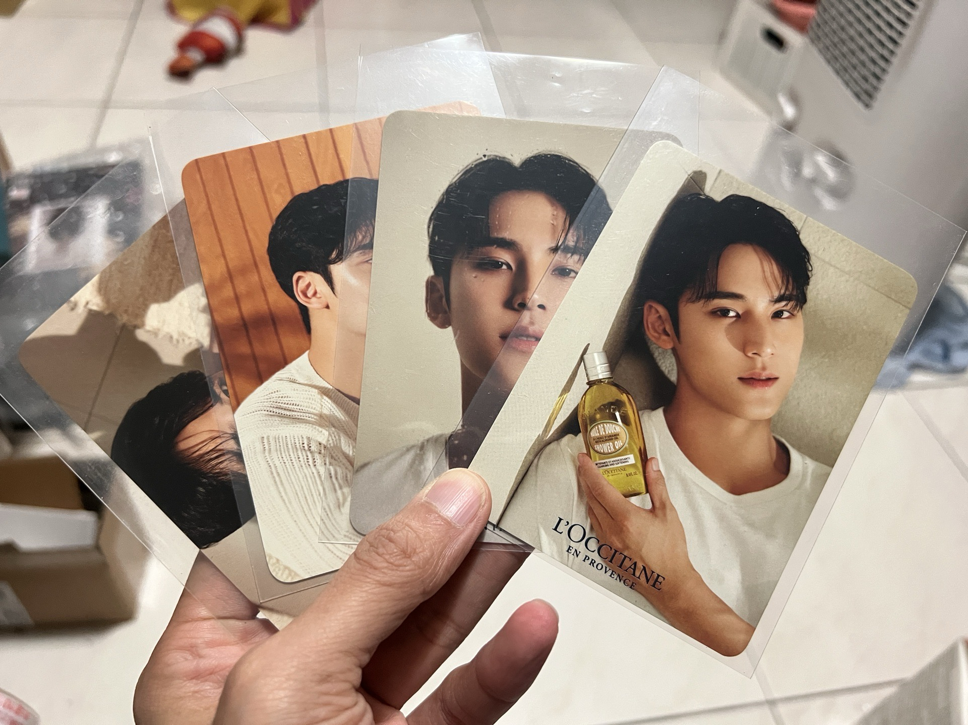 珉奎歐舒丹滿額卡一套 + 士力架明信片組