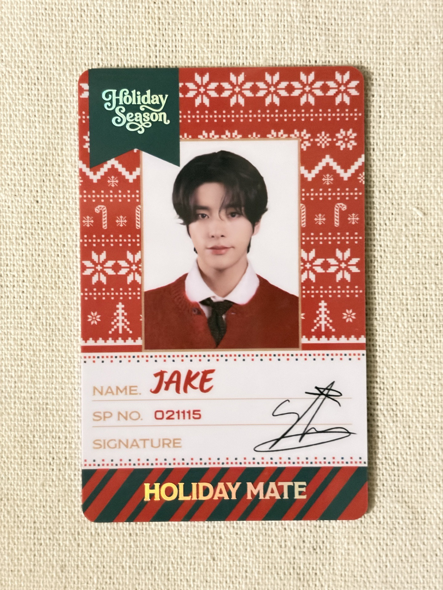 那個在聖誕節給你買Prada的小狗男證件照