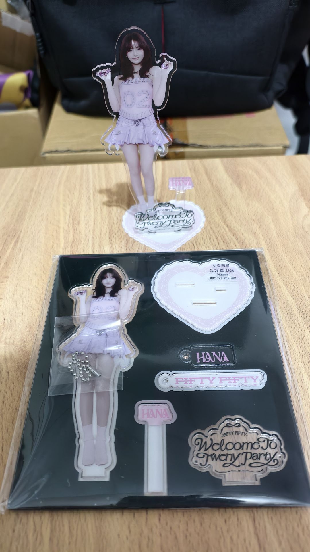 FIFTY FIFTY HANA 首爾場 FM 立牌