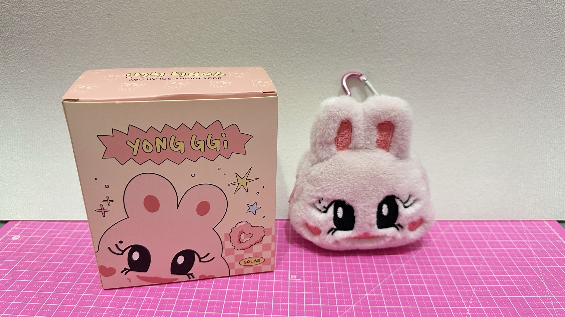 YOUNG GGI KEYRING POUCH