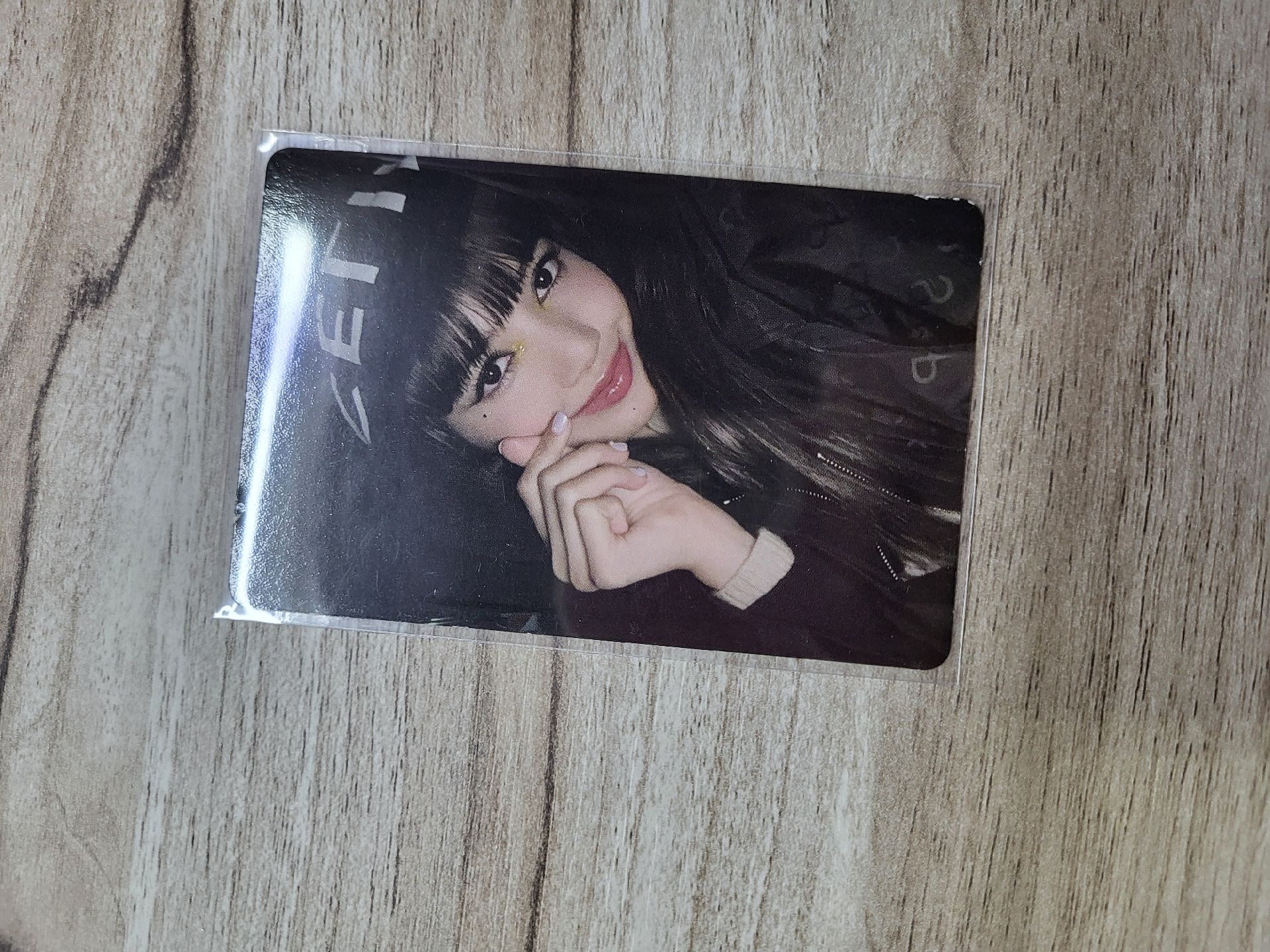 正規二 黑膠小卡 lisa