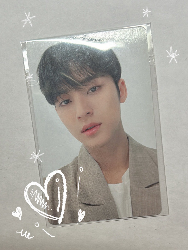 ❣️頭髮被姐姐摸順了❣️ 金珉奎 2022 年曆卡