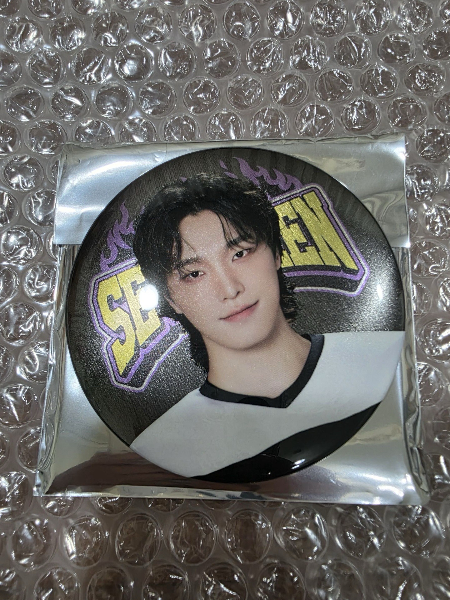 Seventeen Home徽章 - Dino