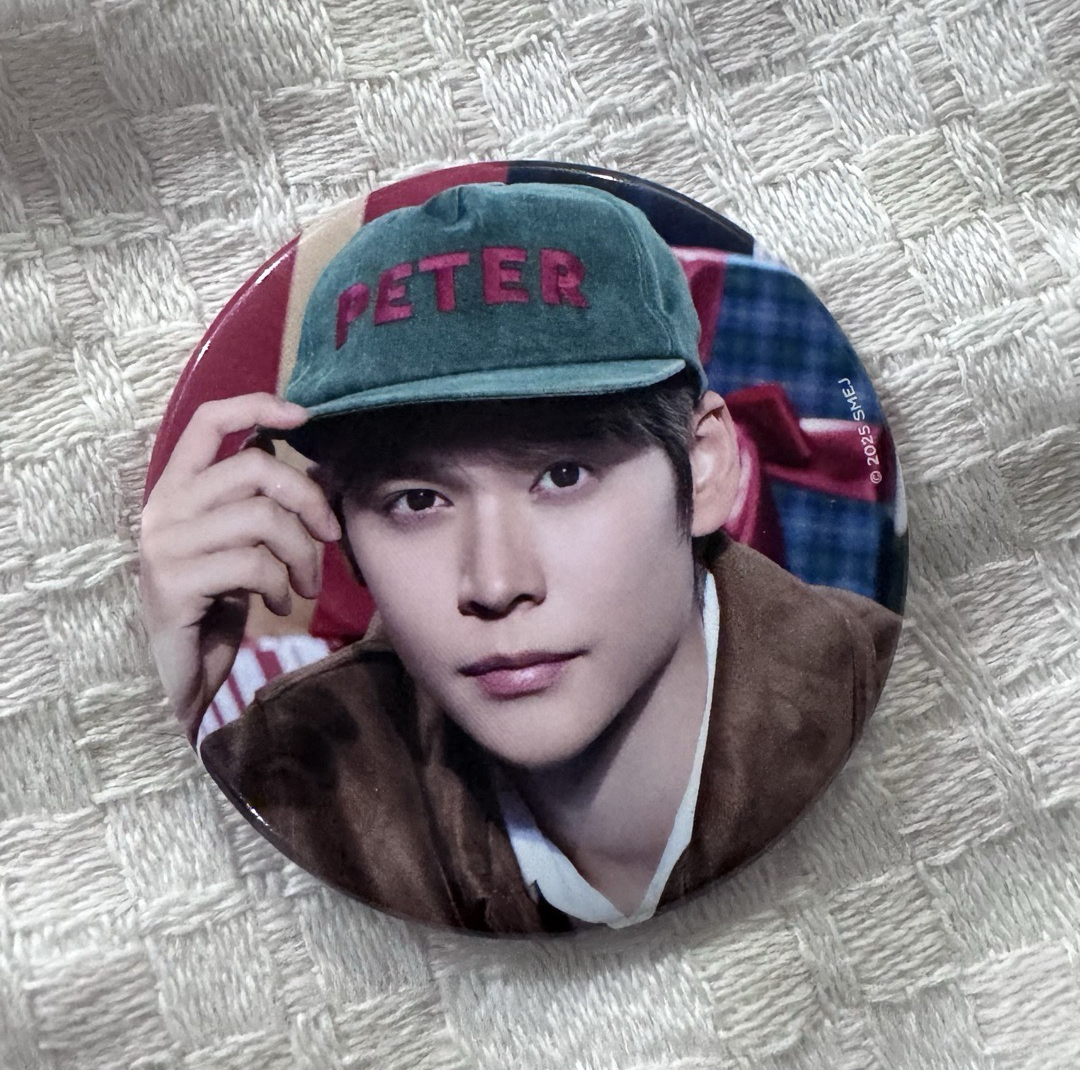 恩奭徽章（僅拆看看包裝還在）