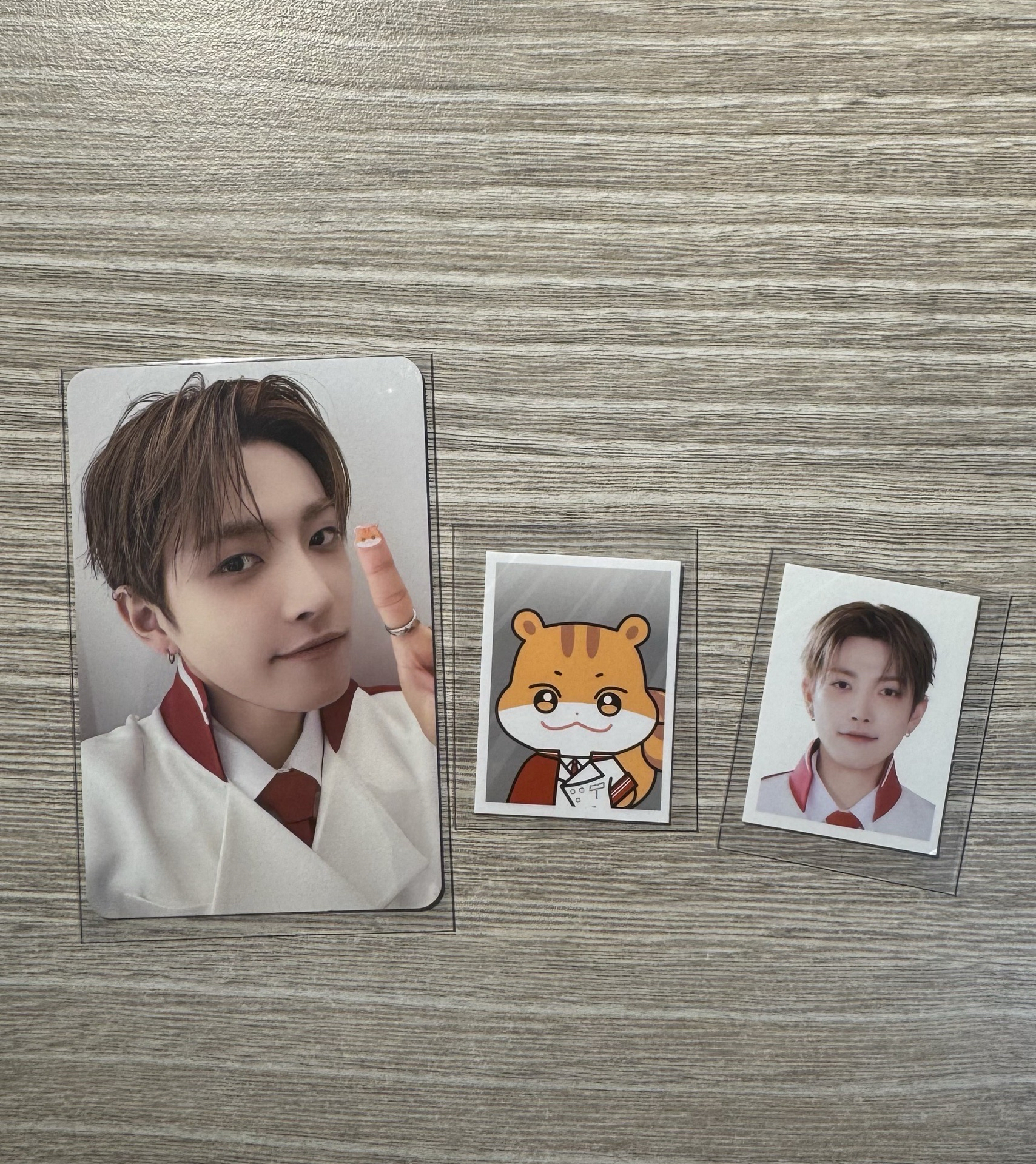 Calling快閃店 資料夾 弘中 小卡*1 證件照*2