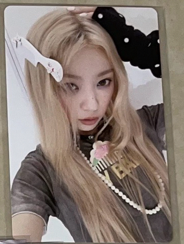 NOT CUTE ANYMORE 專輯卡 WVS A ver.