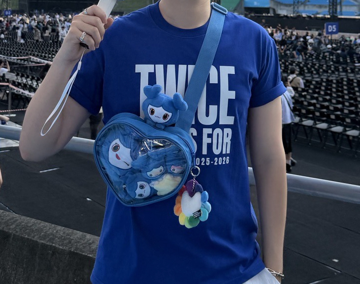 Tzuyu x TWICE GIGO限定側背包包