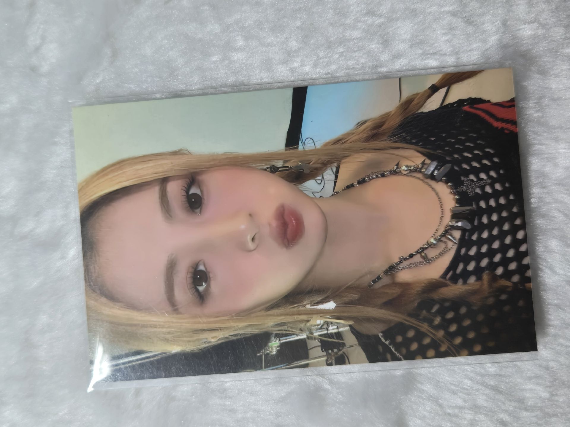 LE SSERAFIM 允真 23fm 短袖卡