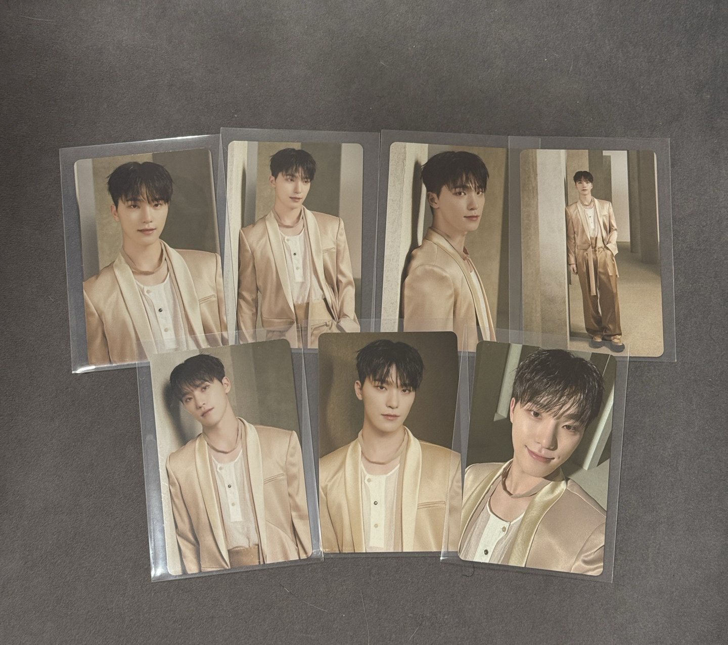 RIGHT HERE 隨機卡 燦一套