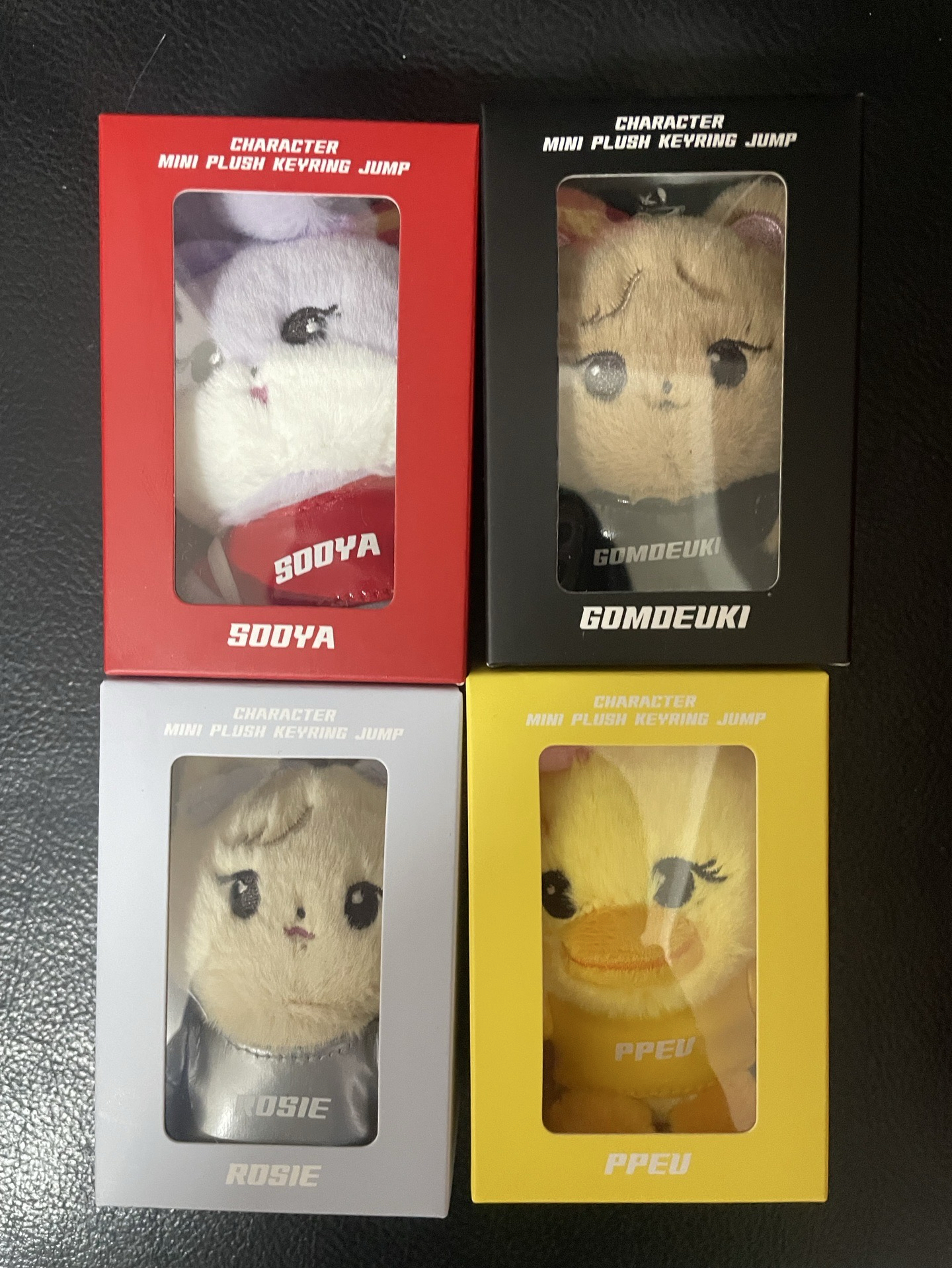 BLΛƆKPIИK JUMP 飛天娃娃毛絨吊飾