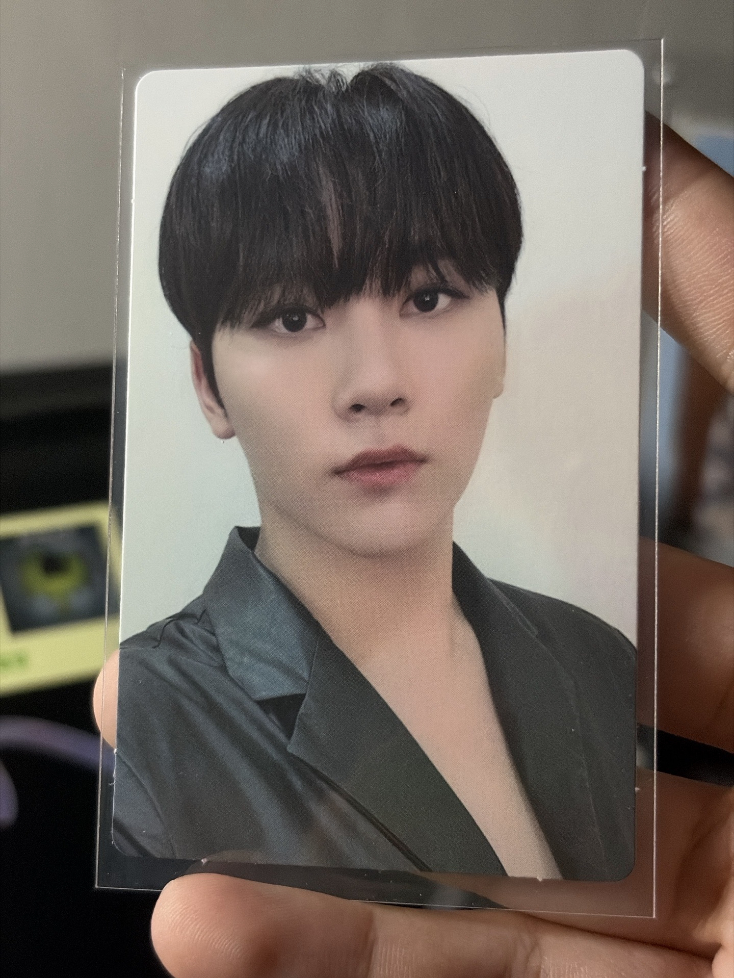 這張不嚴肅就對不起我的衣服🤵