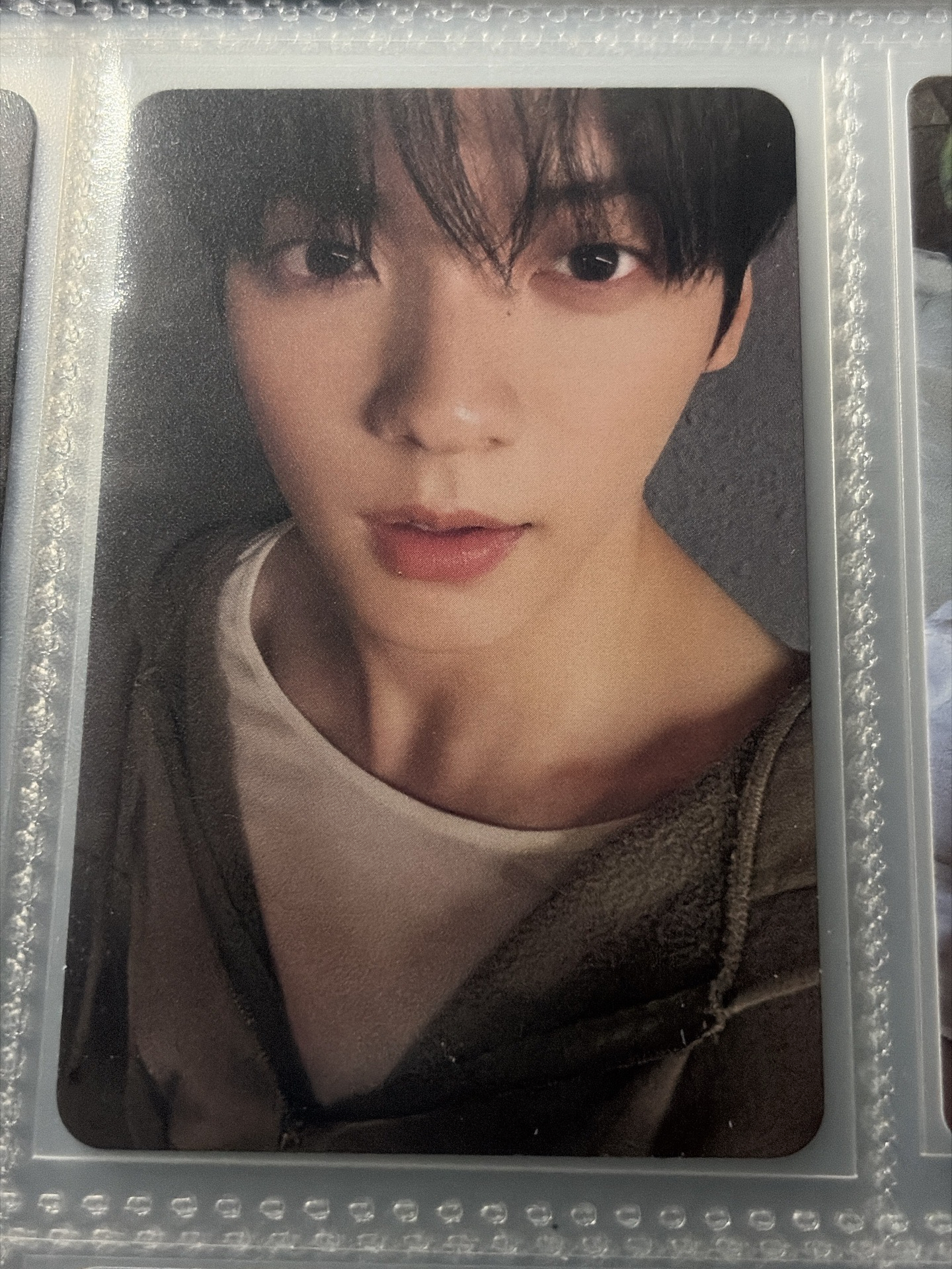 不經意的小露香肩