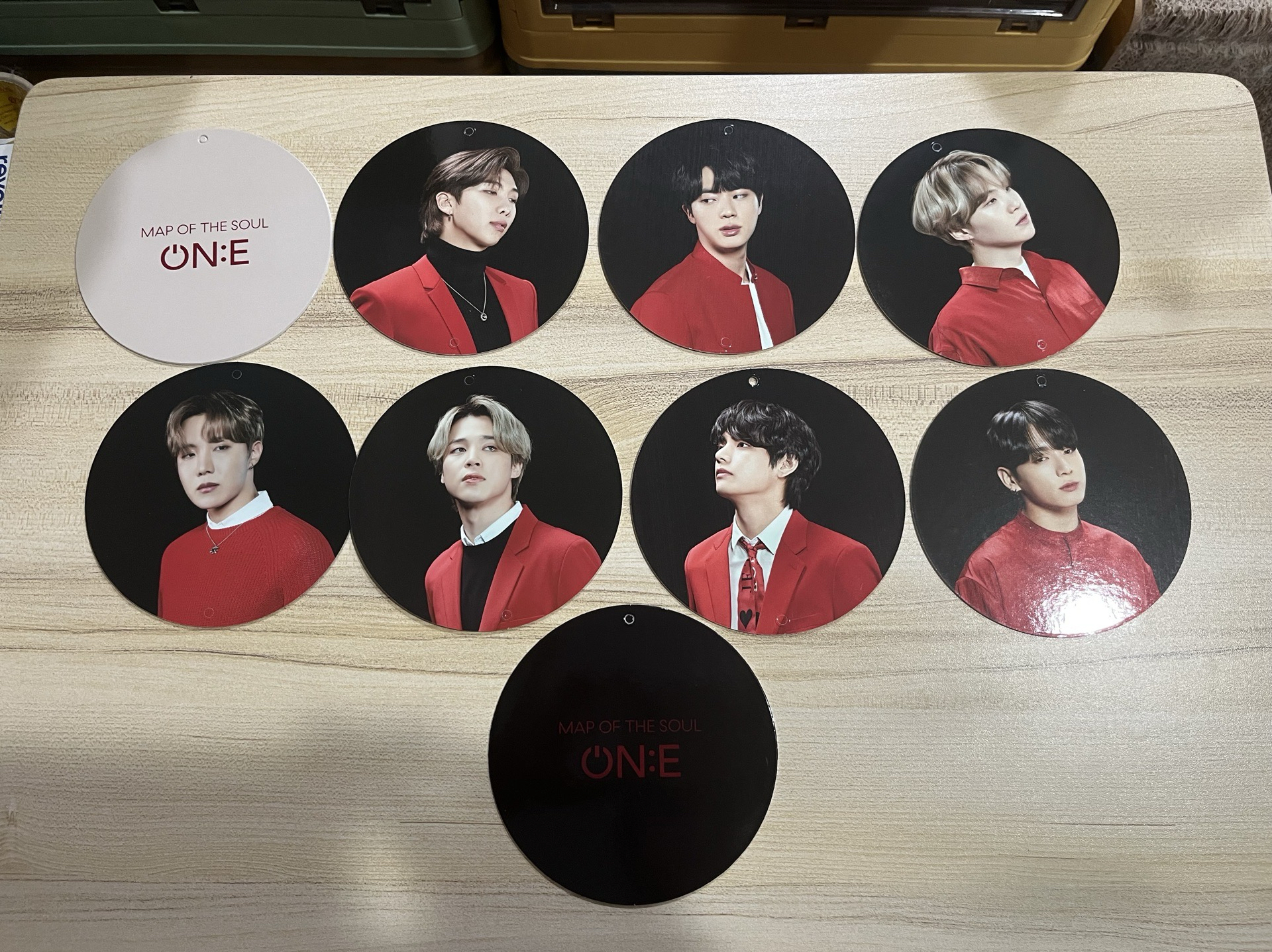 BTS ON:E 掛旗 無支架