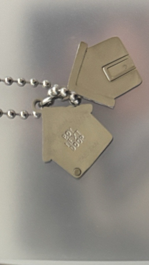 漢東旼「二週年項鍊無卡」