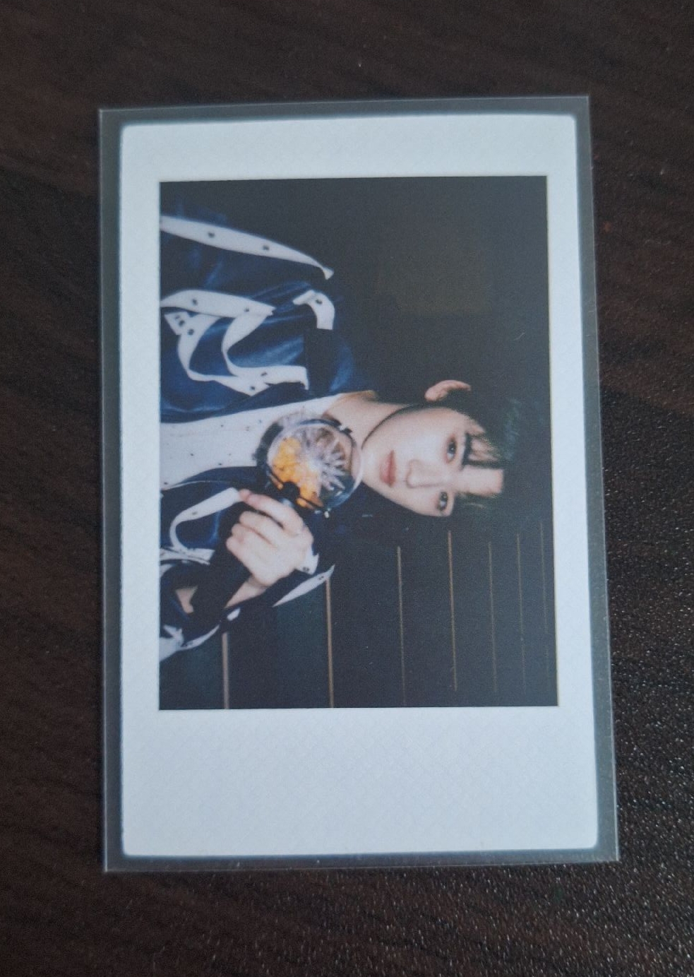 宋亞軒四周年拿應援棒