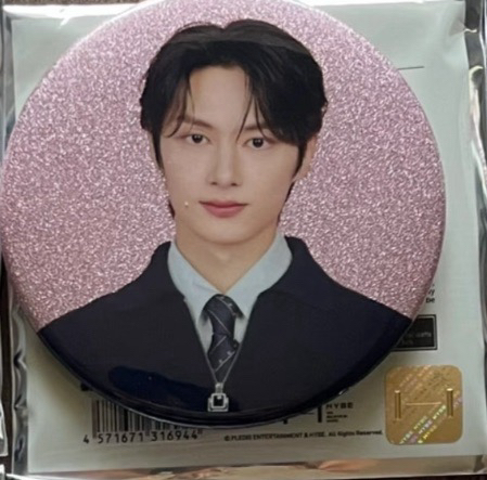 seventeen home/holiday/new/cafe 徽章們