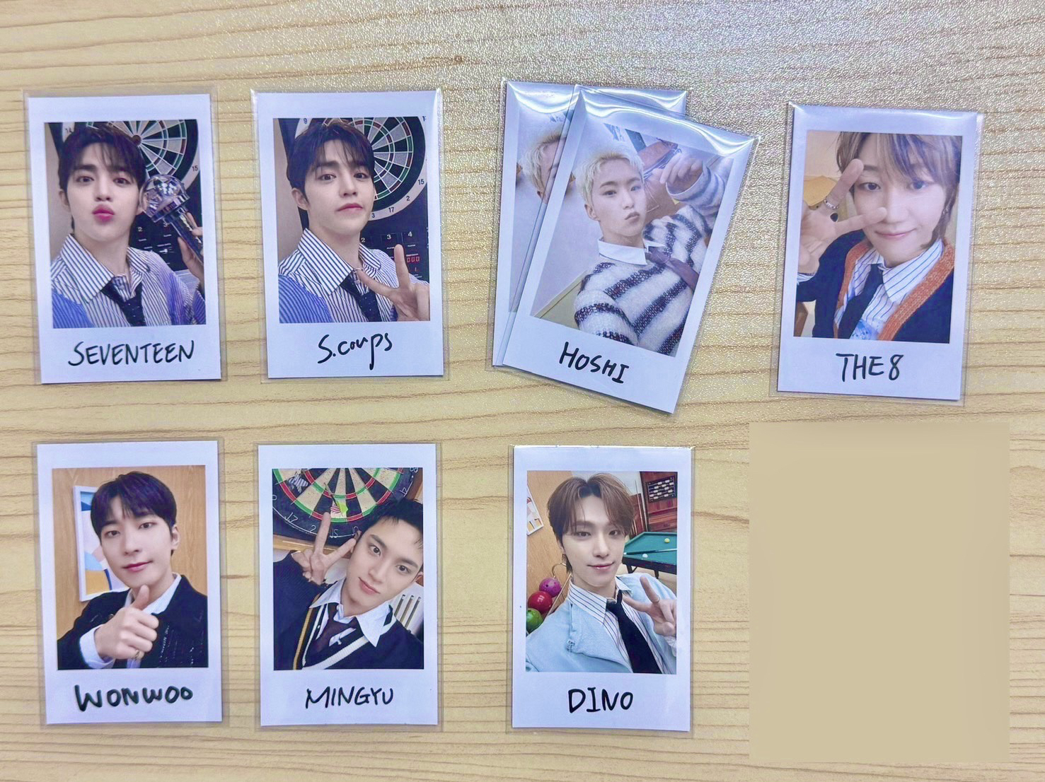 Holidy 拍立得 哲榮圓八奎燦