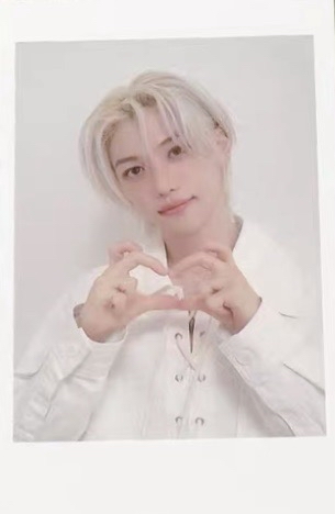 24年曆 jyp版 特典拍立得菲