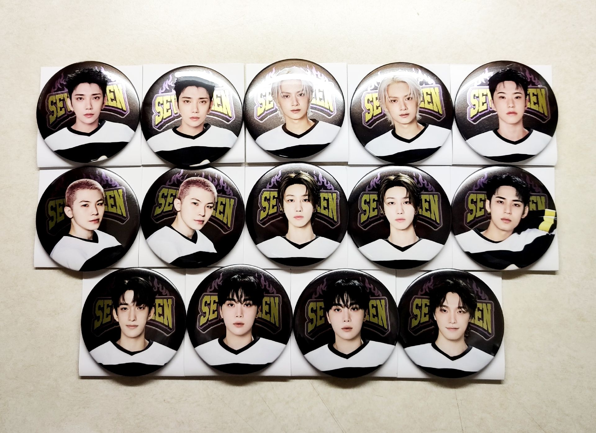 （餘八寛）SEVENTEEN 2025 HOME 徽章