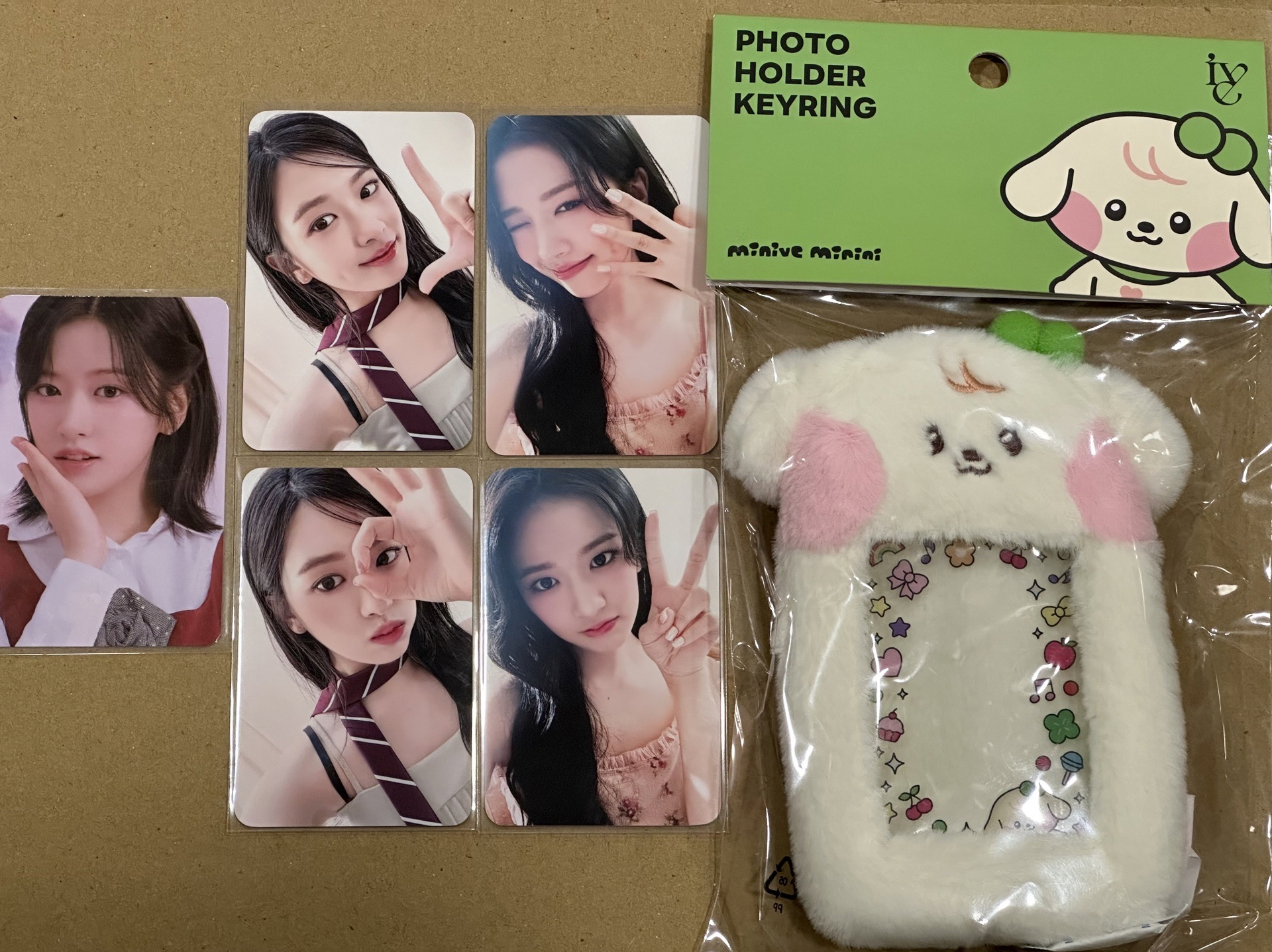 MINIVE安毛絨卡套含綁