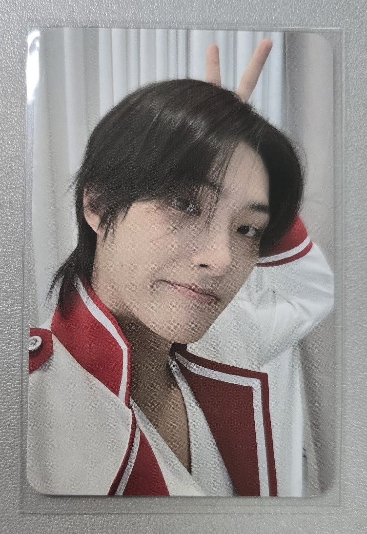 蹦旼色違小包卡