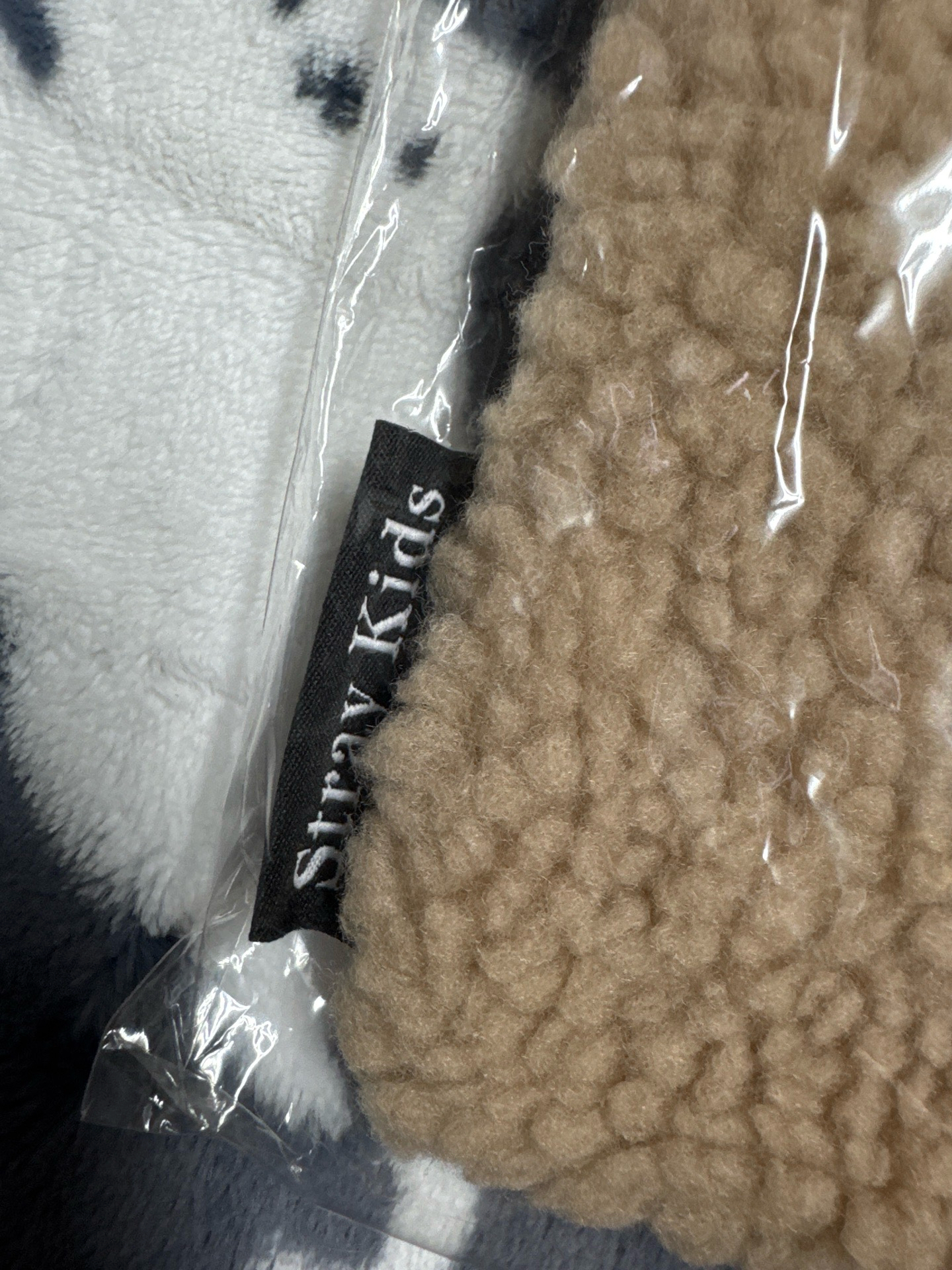 Stray Kids 2023日本聖誕快閃店 毛絨側背包