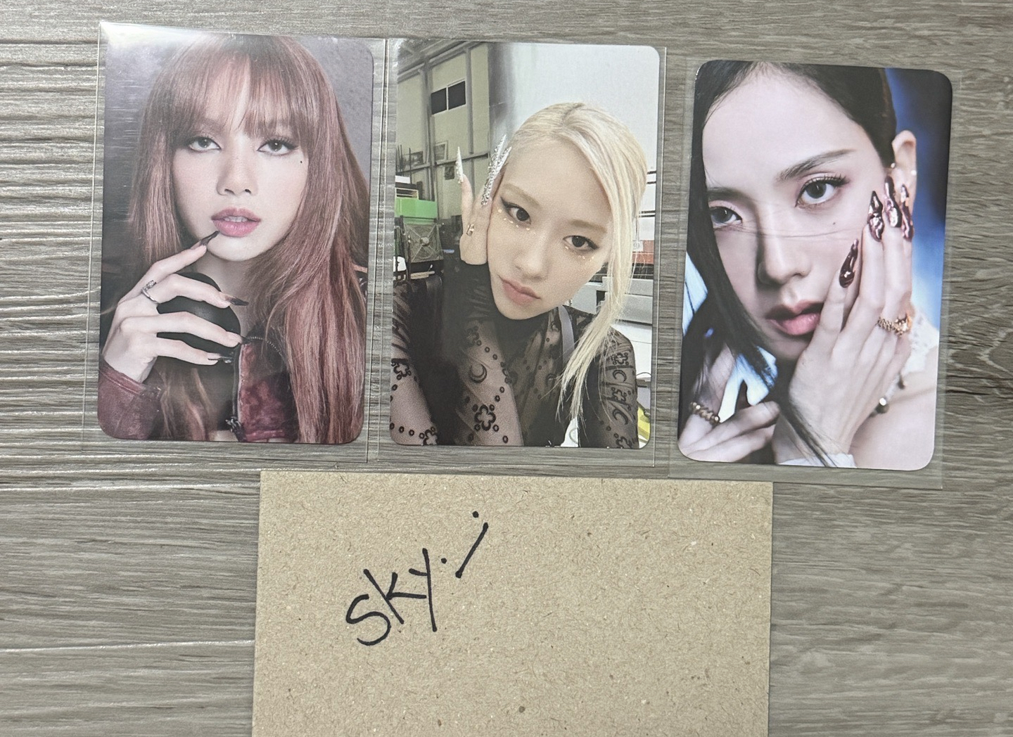 K4特典 家裡翻到的 還有單封ROSÉ